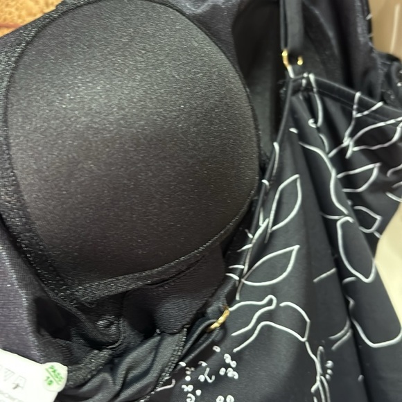 Trimshaper three keyhole high neck,adjustable straps padded,look trim swimsuit - Picture 7 of 12